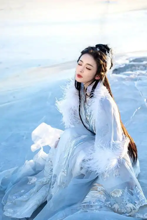 古力娜扎汉服照美出圈,网友:"神仙姐姐"又添一员!