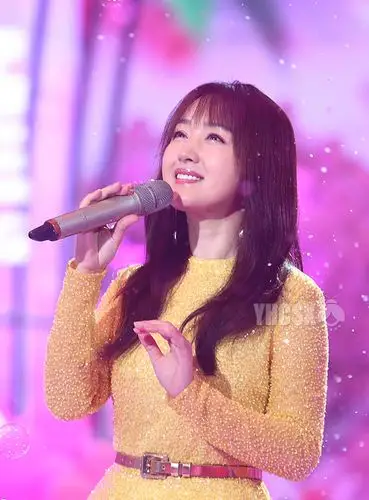 原创跨年收视女王杨钰莹亮相广州录制珠江春晚,笑眼弯弯,好美好甜