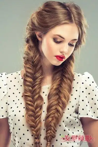 08:21来源:发型师姐编辑:anny 欧美女生的编 编辫子发型,金黄色的头发