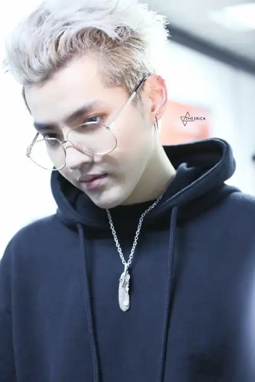 吴亦凡银发造型合集,长得好看的人都这么任性吗