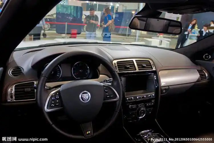 捷豹xk内饰图片