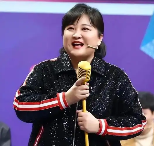 贾玲被质疑体重反弹,最新机场生图流出,网友:傻眼了