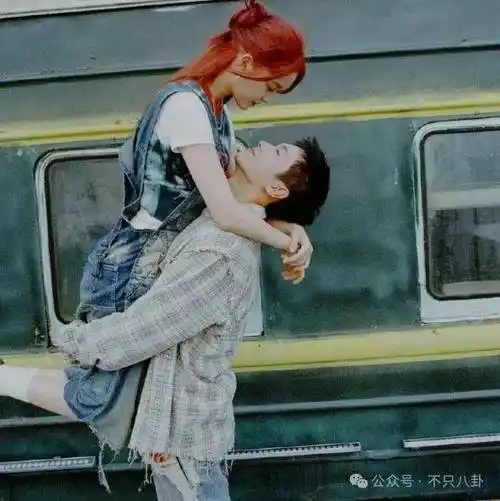 欧阳娜娜换男友了?怎么和他谈恋爱啦?