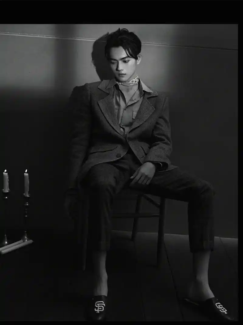 "傅恒"许凯拍阴暗风写真,穿拖鞋戴贝雷帽居然成禁欲系?