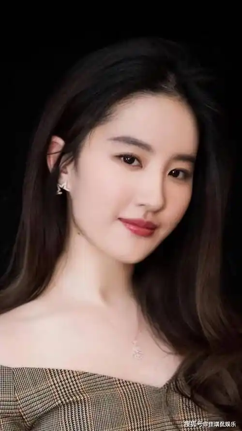 21年后,再看的刘亦菲的处境,才明白为啥金庸,胡歌会把她夸上天