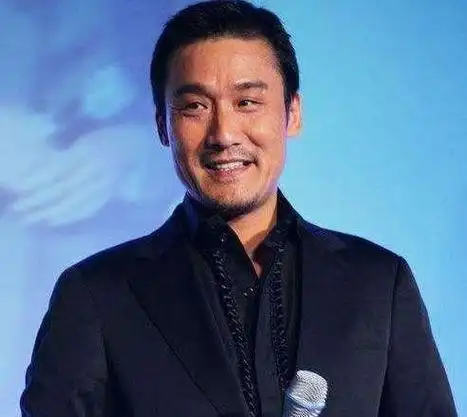 回顾梁家辉:风光背后是对妻女的愧疚,支持14岁女儿恋爱不怕吃亏