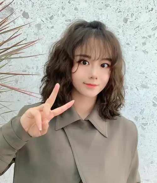 2021新年换发型就选烫卷卷14款洋气卷发送给你好看又时髦