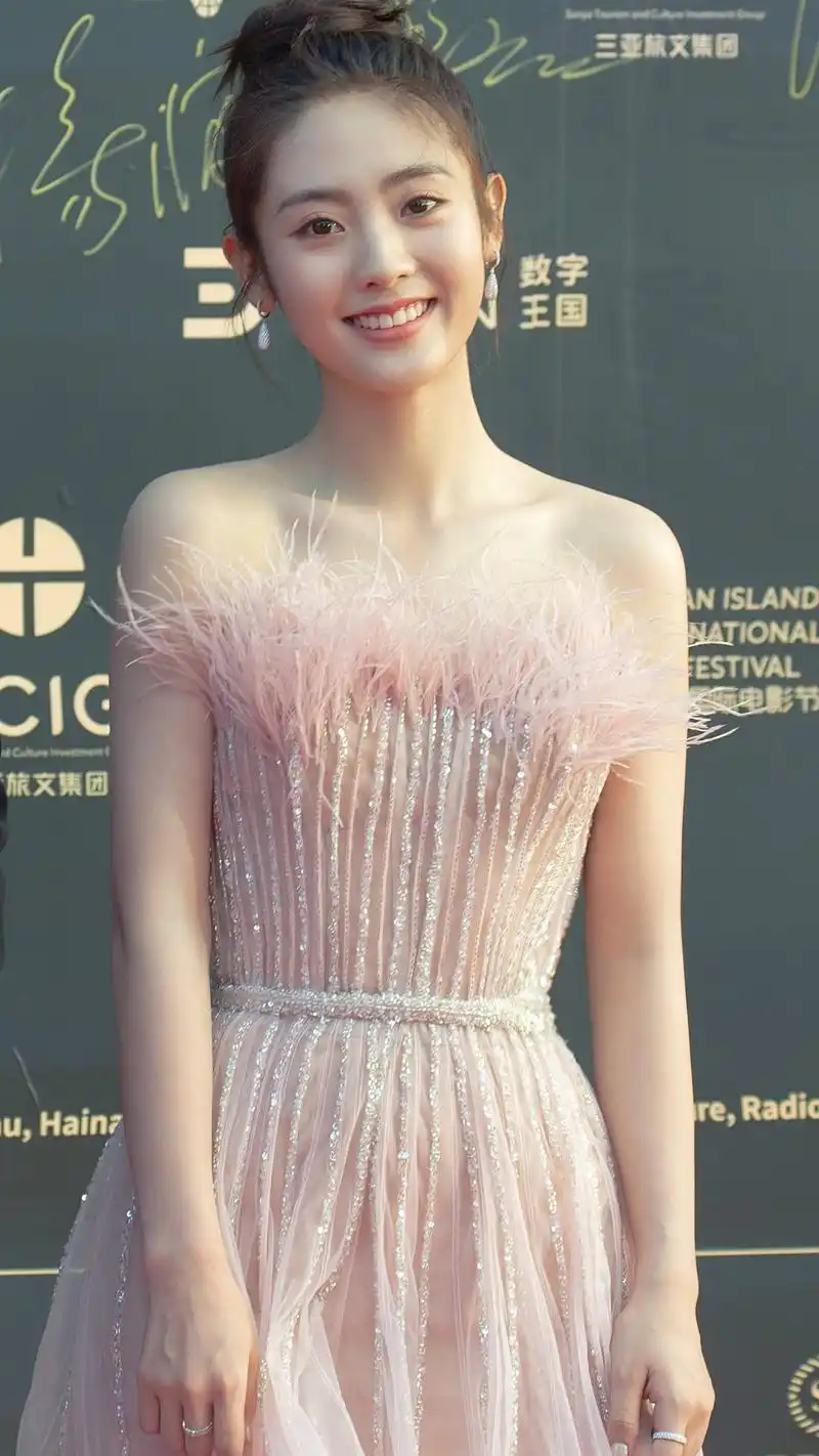 小仙女邢菲高清写真美图,水灵秀气,美丽动人