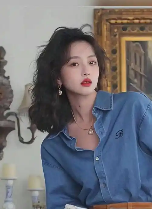 时髦知性,这几款职场发型让你气场全开!