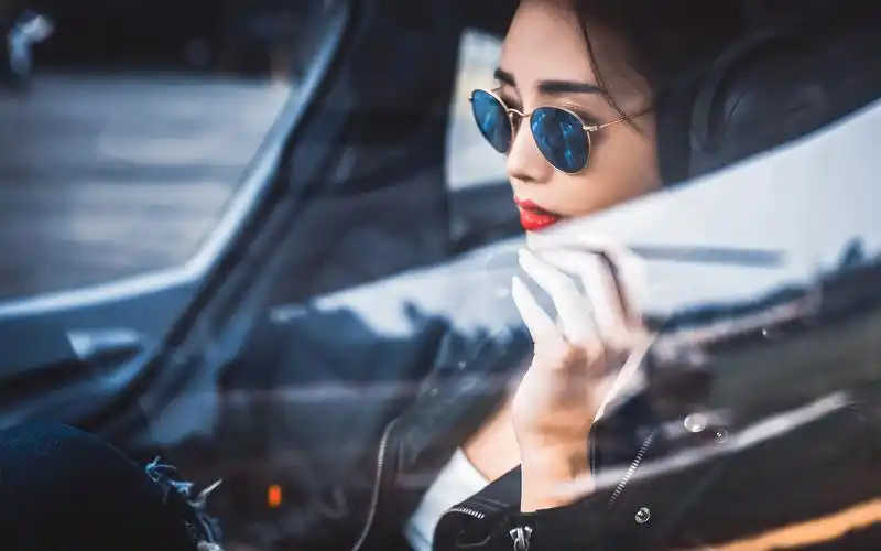 性感高冷美女高清桌面壁纸下载