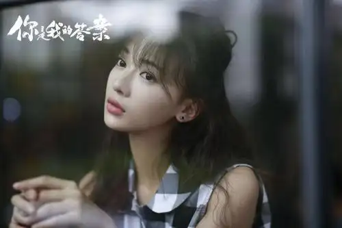 吴谨言答案造型吸睛轻松诠释清甜风引热捧