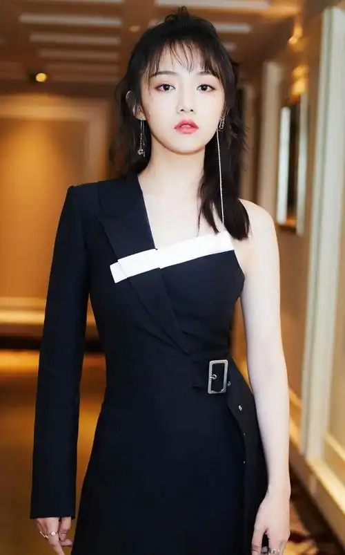 吴佳怡高清淡雅写真娇媚可人