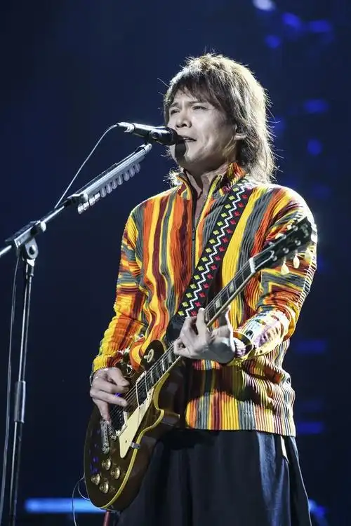 伍佰:25岁为什么听我的歌呢?老一辈歌手把演唱会当盘子刷