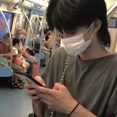 看不出来是网图的帅气真人男生头像