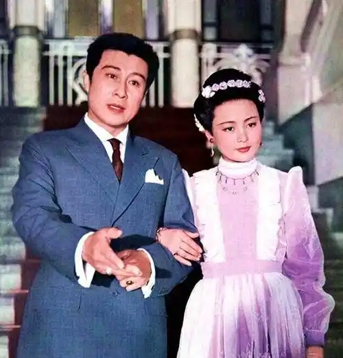 著名艺术家王心刚:青年英气,中年帅气,老年和气,岁月不败他-柒捌娱乐