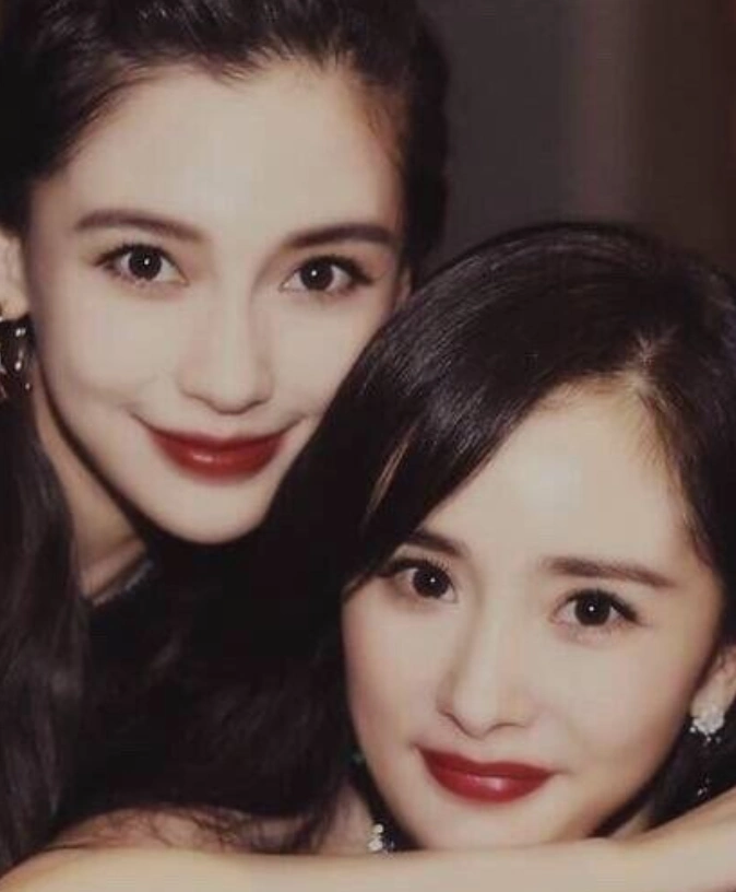 angelababy发文告别摩天大楼杨幂的留言亮了两人关系一目了然