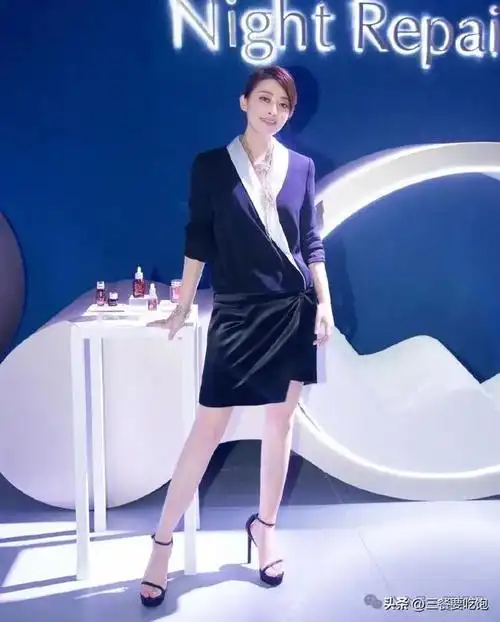 48岁梅婷新剪了波波头短发明显年轻10岁美得像换了一个人