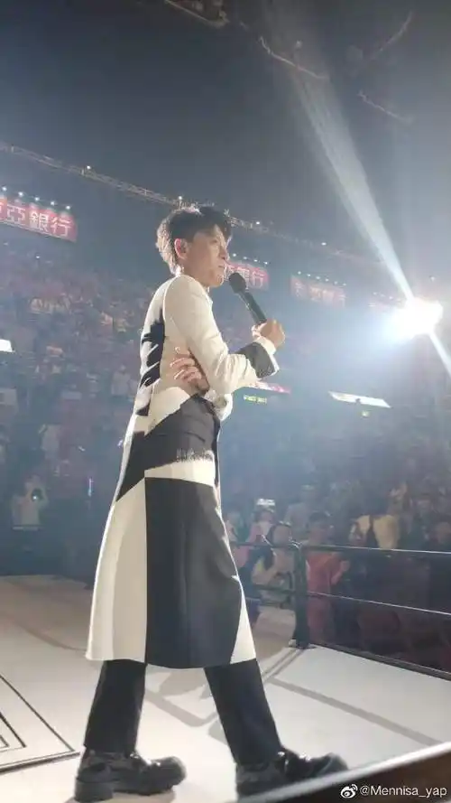 李克勤超话#李克勤##弦续李克勤64港乐演唱会#终于找到那位博主了