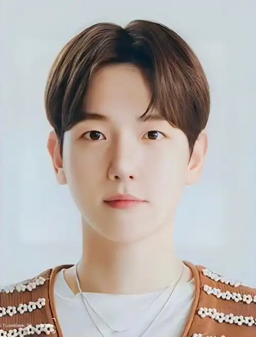 边伯贤#证件照好看的秘诀是脸