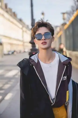 222更新墨镜朱正廷男友理想型朱正廷的墨镜造型盘点欢迎补充