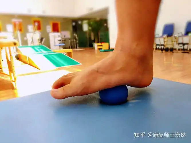 得了足底筋膜炎居家应该如何练