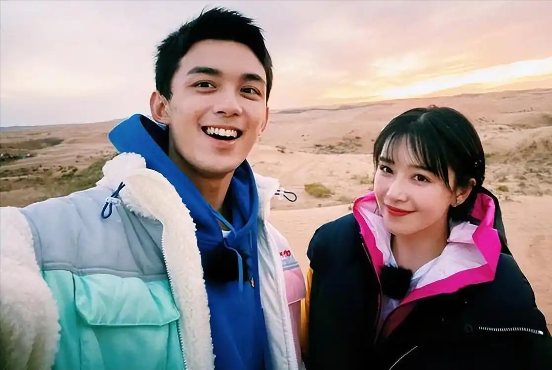 "宠粉达人"吴磊,与姐姐逛街被传恋爱,为不坑粉丝与阚清子争吵