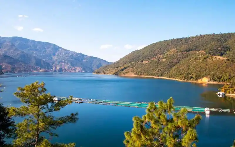 云南省临沧市凤庆县大寺乡德乐村澜沧江乡村人家自然风光山水风景