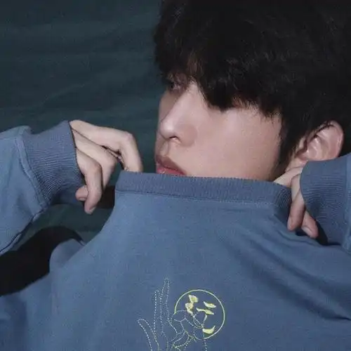 2020最火帅气男生干净头像