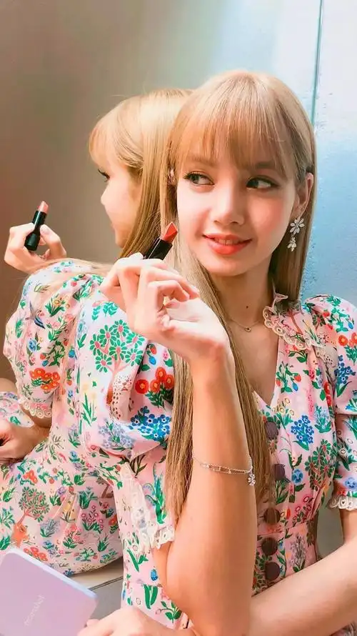 手机壁纸 |韩国lisa小仙女明星高清壁纸