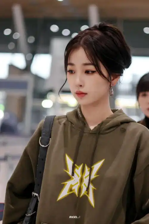 #纪梵希 虞书欣##纪梵希品牌代言人 虞书欣##虞书欣巴黎时装周#