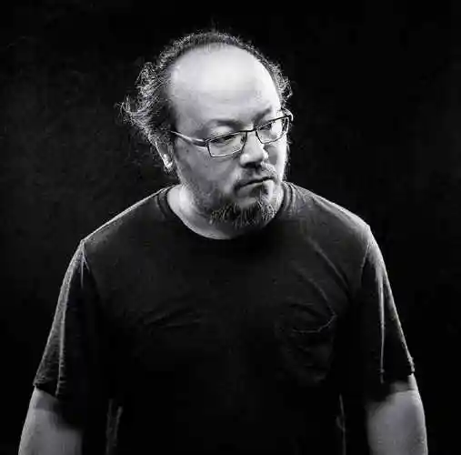 窦唯的激荡情史,靠才华征服了4个女人,两段婚姻皆是"阴谋"