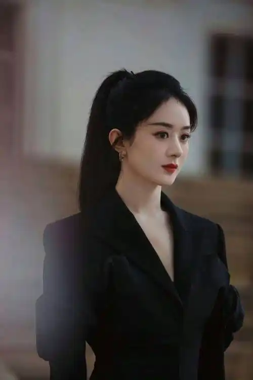 看了赵丽颖的侧脸,才知道这种"鼻子"有多完美!_比例