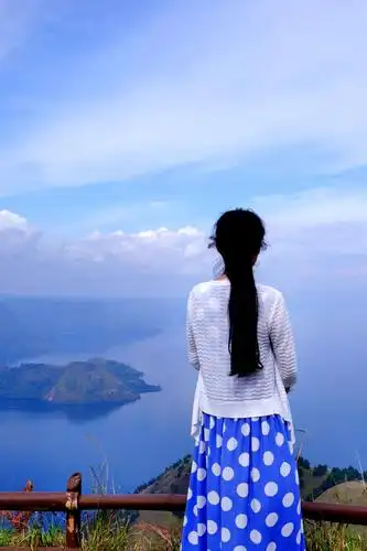 带着背影看风景