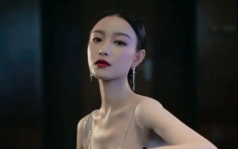 倪妮性感魅力写真桌面壁纸