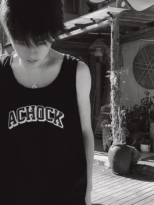 余庆伟黑白系07