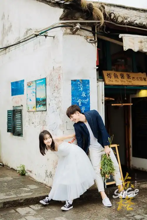 大理最新街拍,这对情侣上演了现实生活中的"甜蜜暴击"!
