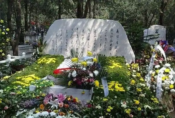 周总理遗体火化当天八宝山发生了一件怪事至今没有解释