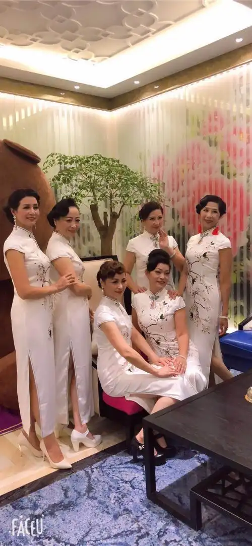 环球夫人比赛 汉服表演 精油 勺园 丝巾 万达旗袍秀