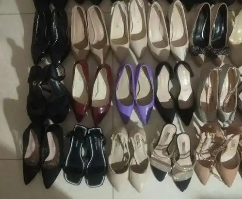 六,为什么我的高跟鞋放在门外一晚上,第二天穿的时候里面有白色的液体