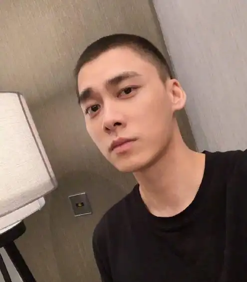 寸头帅哥美图,欢迎追加