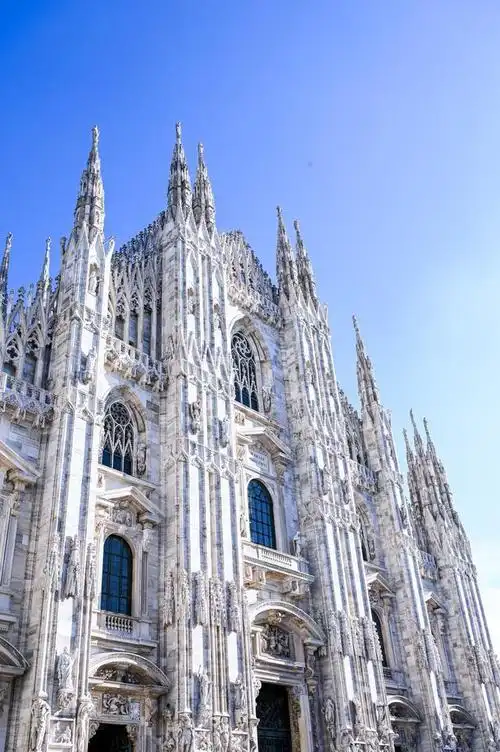 欧洲中世纪最大的教堂世界上最大哥特式建筑拿破仑曾在这加冕