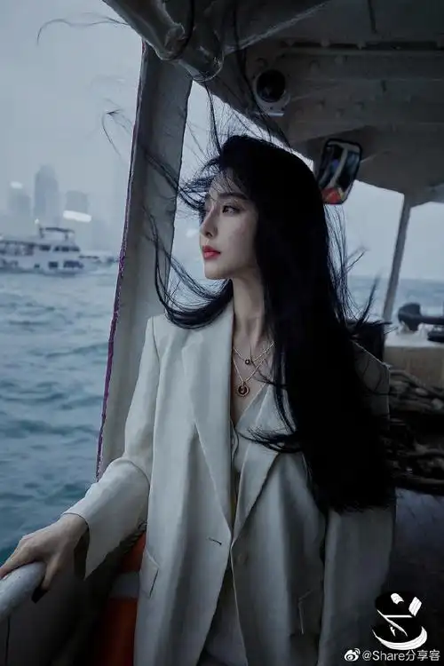 share星分享##smagazine 范冰冰香港街拍##今天很wow