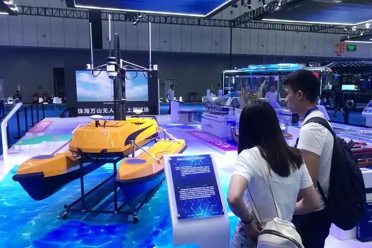 船在展会现场,云洲智能作为珠西高端智能装备研发生产的优秀企业之一