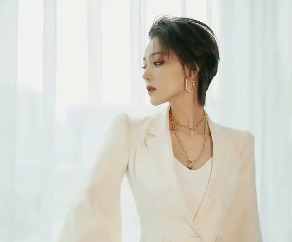 张馨予在发布会上隔空表白老公上热搜,白羊座的爱就是如此热烈-星座