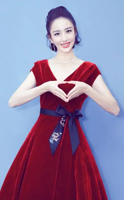 原创佟丽娅近照身材不是一般的好美丽动人网友好傻啊陈思诚