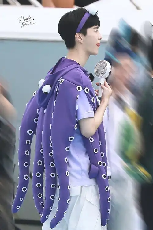 范丞丞[超话]#20200523青春环游记录制@范丞丞adam0616