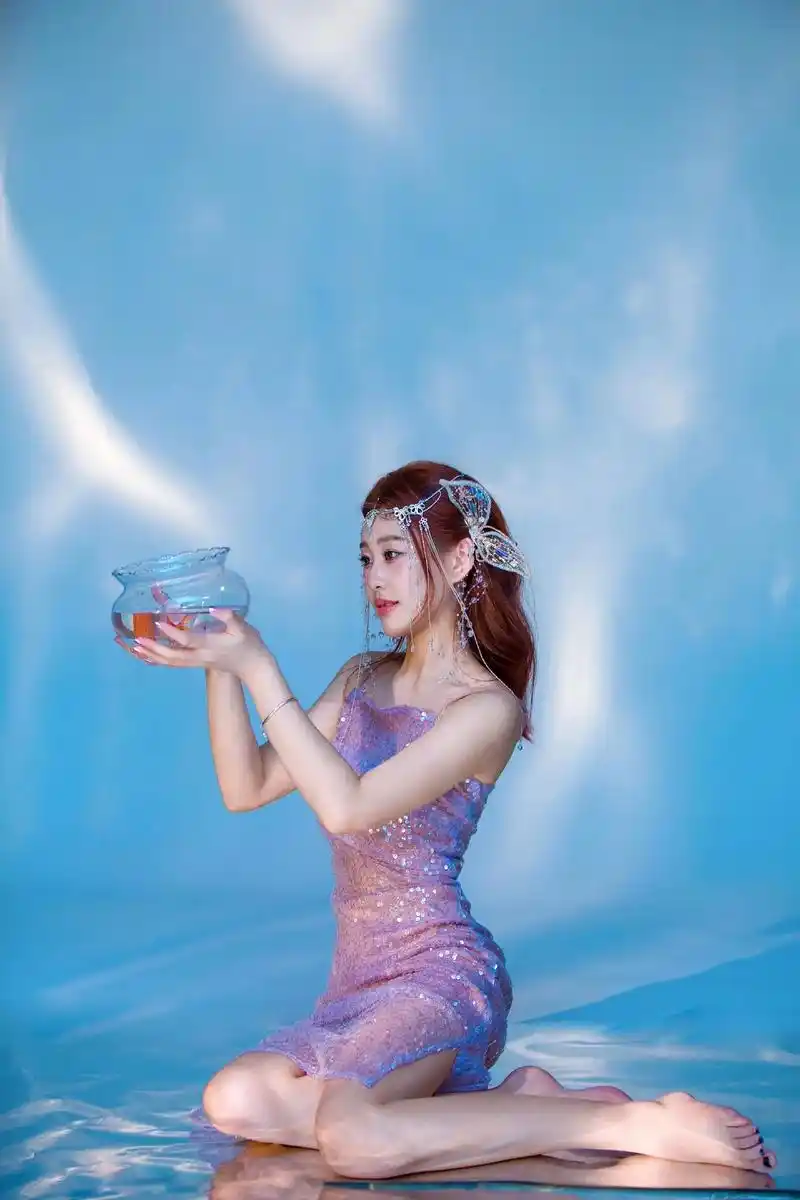 人鱼公主写真风格内景篇.公主与金鱼#耒阳艺术照 #耒阳摄影# - 抖音