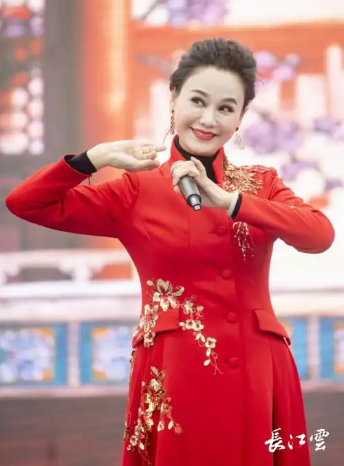 荆楚"红色文艺轻骑兵"走进安陆烟店村_长江云 - 湖北网络广播电视台