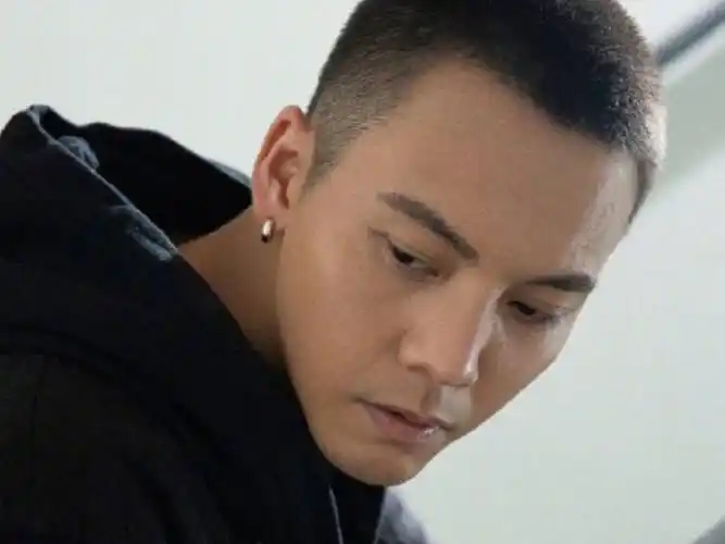 同为男星寸头造型:躲过了王源,逃过了杨洋,却被王一博迷倒!