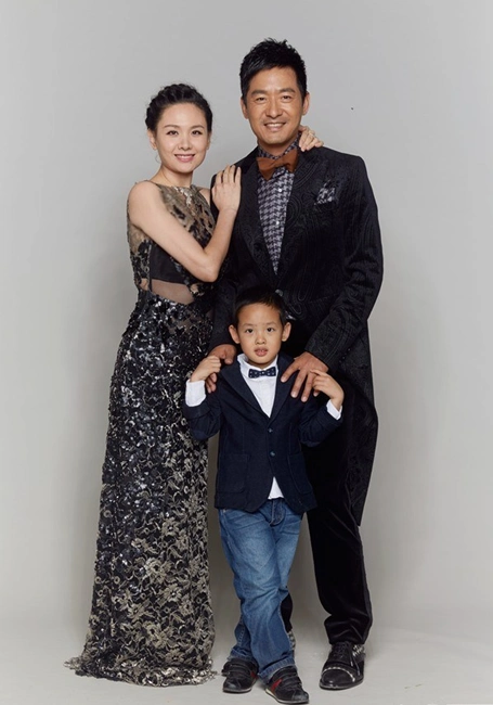 幸福满满!好男人郭晓冬全家福曝光